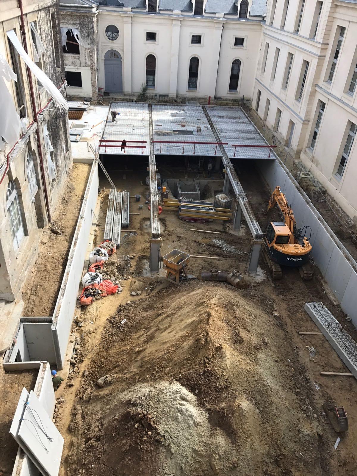 Fouilles et infrastructures — Surintendance du Roi